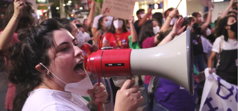  8M Pelotas: tradicional marcha dá início às atividades no município